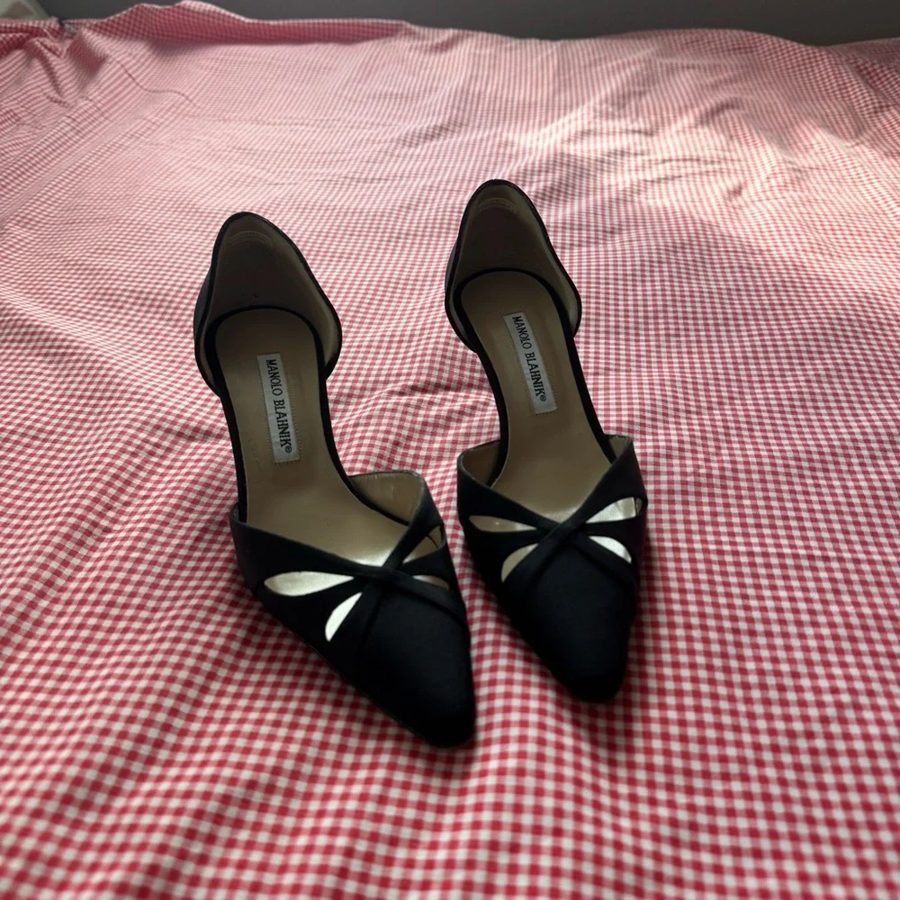 Manolo Blahnik Black Satin D'Orsay Pumps/Kitten Heels - Picture 5 of 8